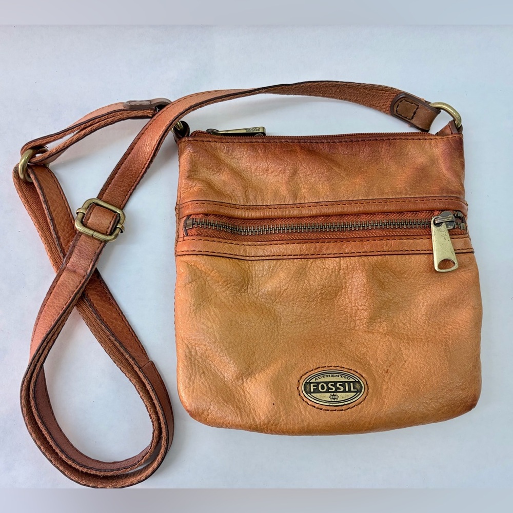 Fossil Brown Pebbled Leather Crossbody Bag Small Zip Pocket Adjustable Strap